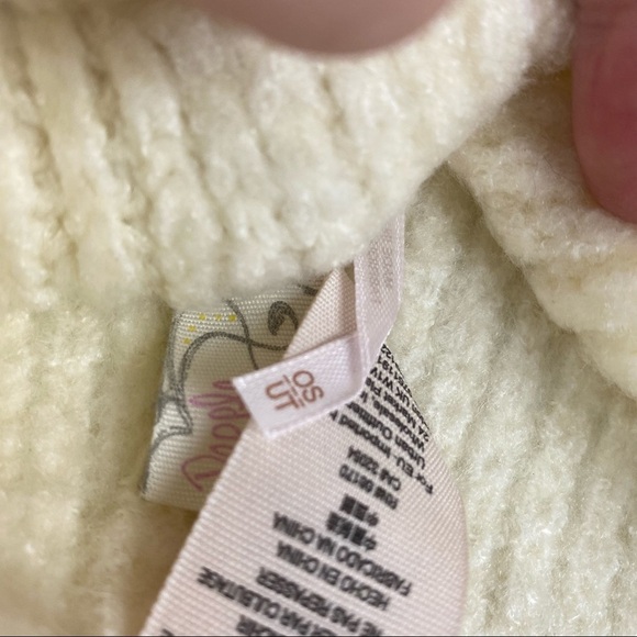 NWT Free People ivory knit beanie - Picture 4 of 5